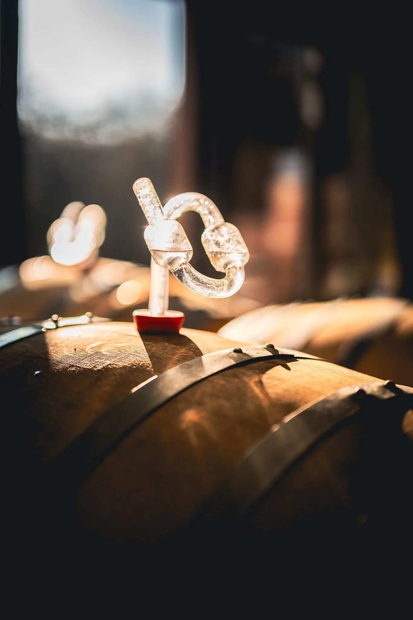 über uns 1 Ein Weinfass in der Weinmanufaktur Johannes Zwicker